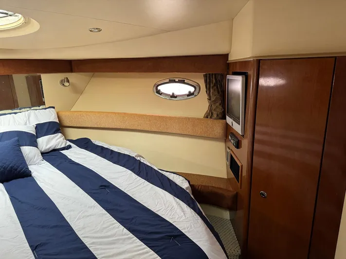 J'becuz Yacht Photos Pics 