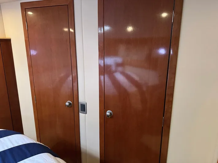 J'becuz Yacht Photos Pics 