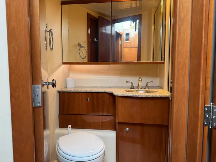 J'becuz Yacht Photos Pics 