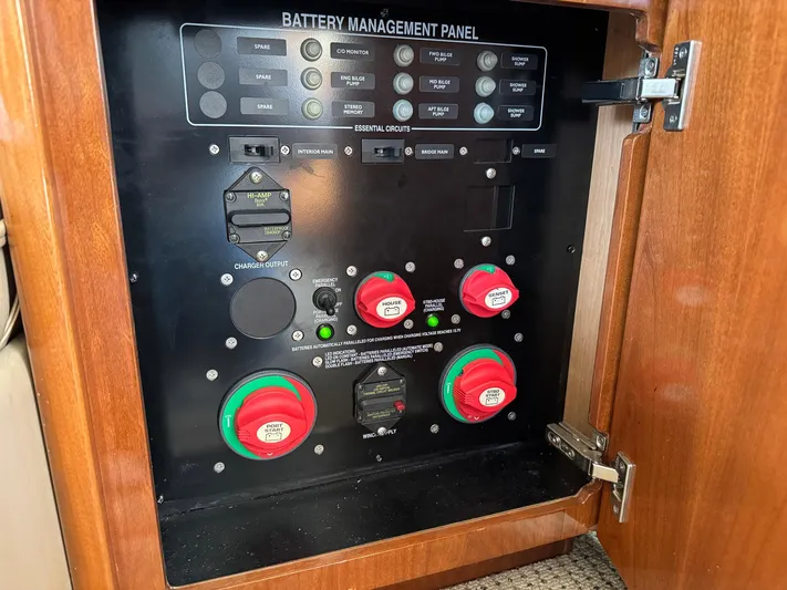 J'becuz Yacht Photos Pics 