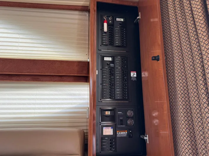 J'becuz Yacht Photos Pics 