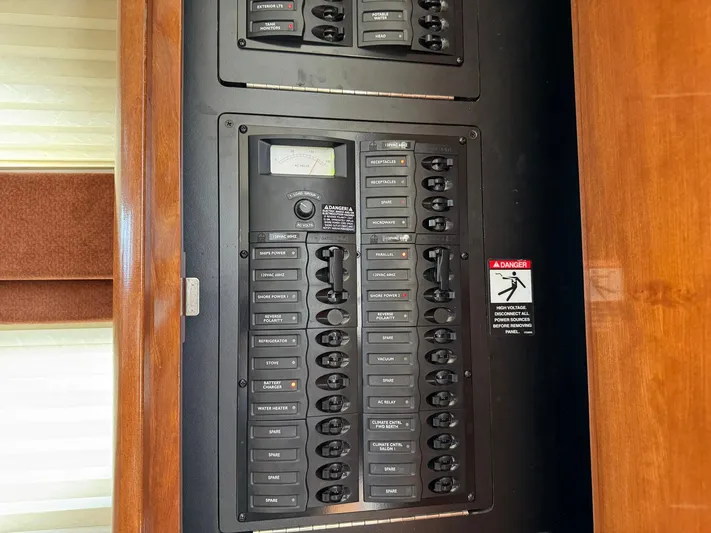 J'becuz Yacht Photos Pics 