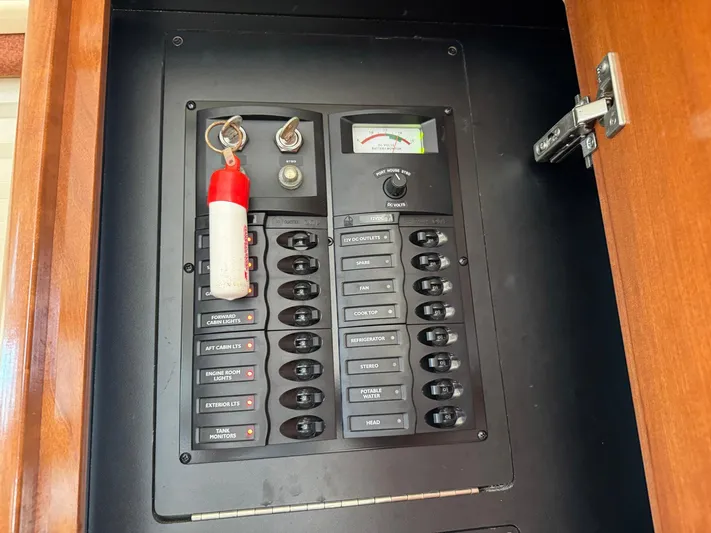 J'becuz Yacht Photos Pics 