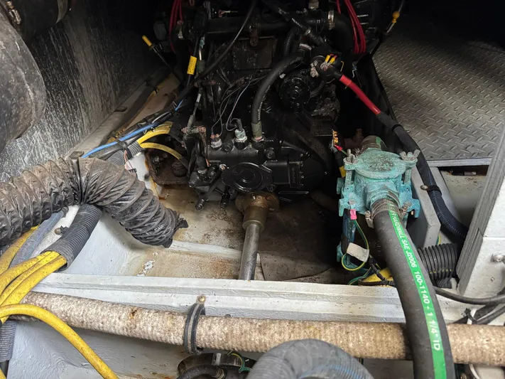 J'becuz Yacht Photos Pics 