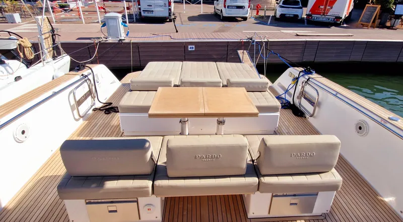  Yacht Photos Pics Luxury seating area on 2020 Pardo Yachts 43, featuring elegant design and comfort.