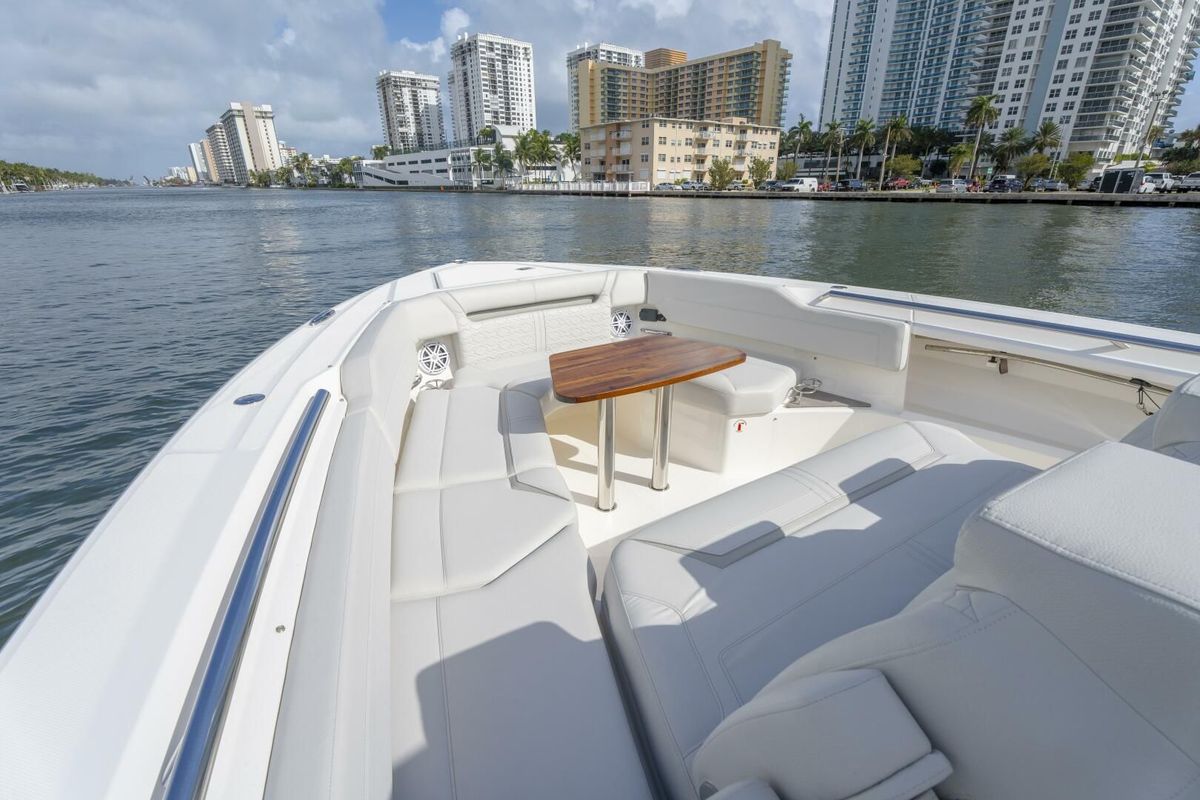 2024 Tiara Yachts 43 