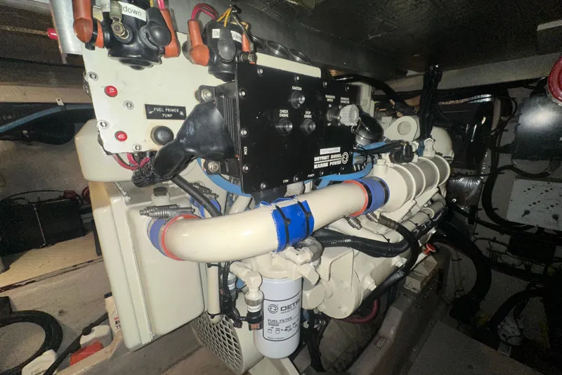  Yacht Photos Pics Engine room of a 1998 Sea Ray 500 Sundancer with Detroit Diesel marine engine.