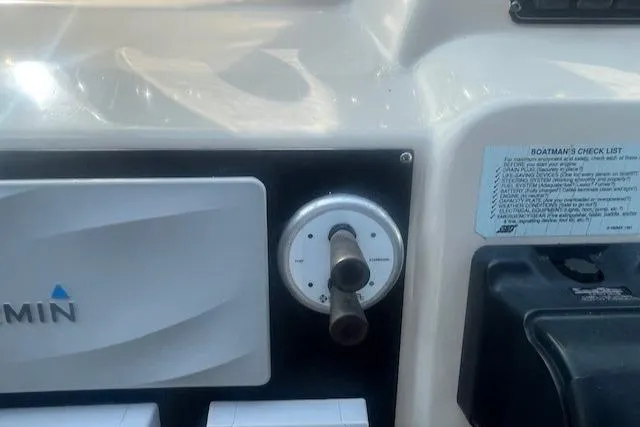  Yacht Photos Pics Control panel of 2000 Cruisers Yachts 4450 Express Motoryacht with Garmin equipment.