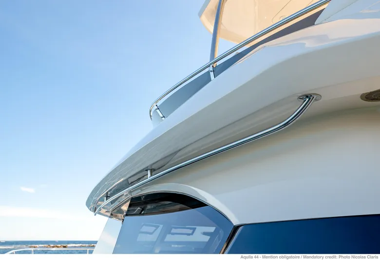 Aquila 44 Yacht Photos Pics 