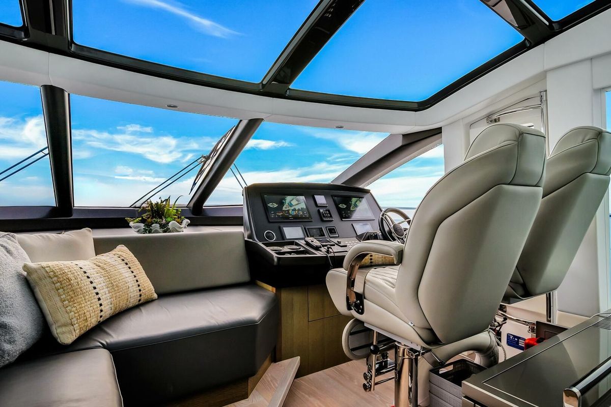2022 Sunseeker 74 