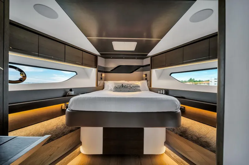  Yacht Photos Pics 2022 Sunseeker Predator 74 - Image 30