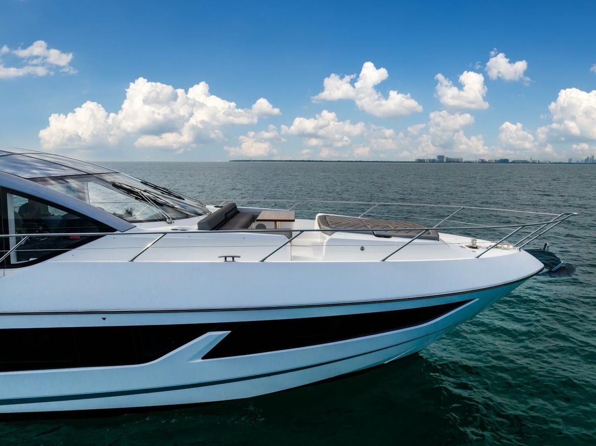 2022 Sunseeker 74 