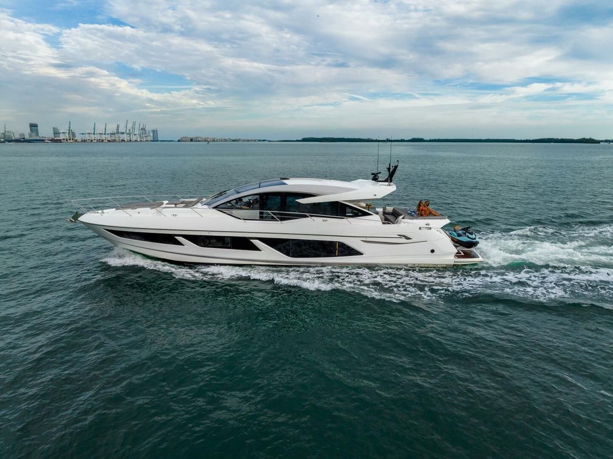 2022 Sunseeker 74 