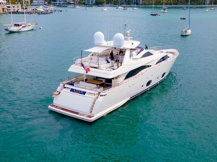 2011-97-ferretti-yachts-custom-line