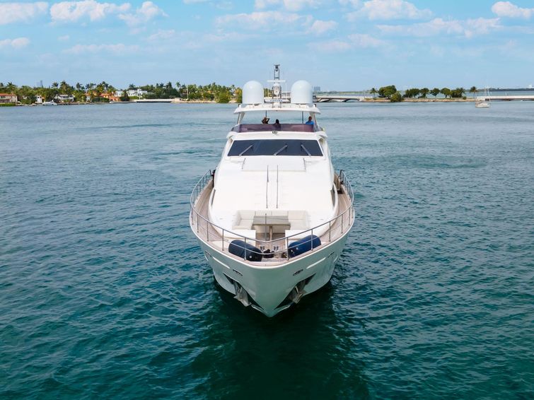 2011-97-ferretti-yachts-custom-line