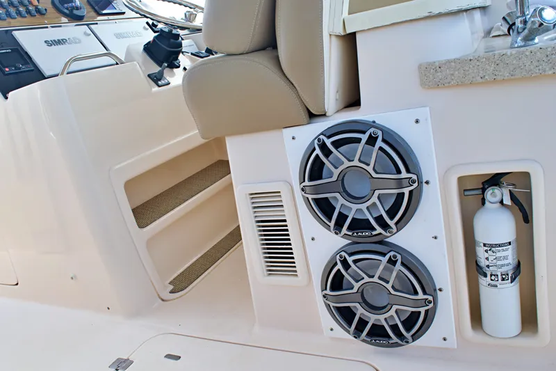  Yacht Photos Pics 2013 GRADY-WHITE 335 FREEDOM - Image 42