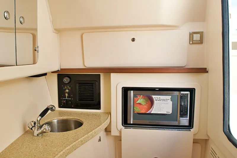  Yacht Photos Pics 2013 GRADY-WHITE 335 FREEDOM - Image 68