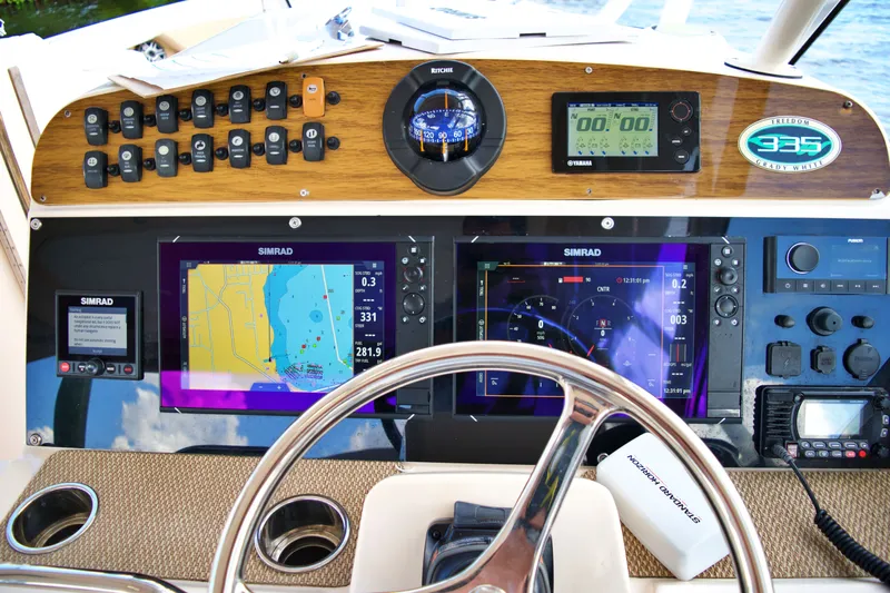  Yacht Photos Pics 2013 GRADY-WHITE 335 FREEDOM - Image 12