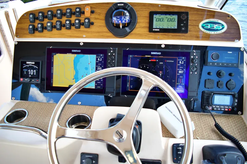  Yacht Photos Pics 2013 GRADY-WHITE 335 FREEDOM - Image 15