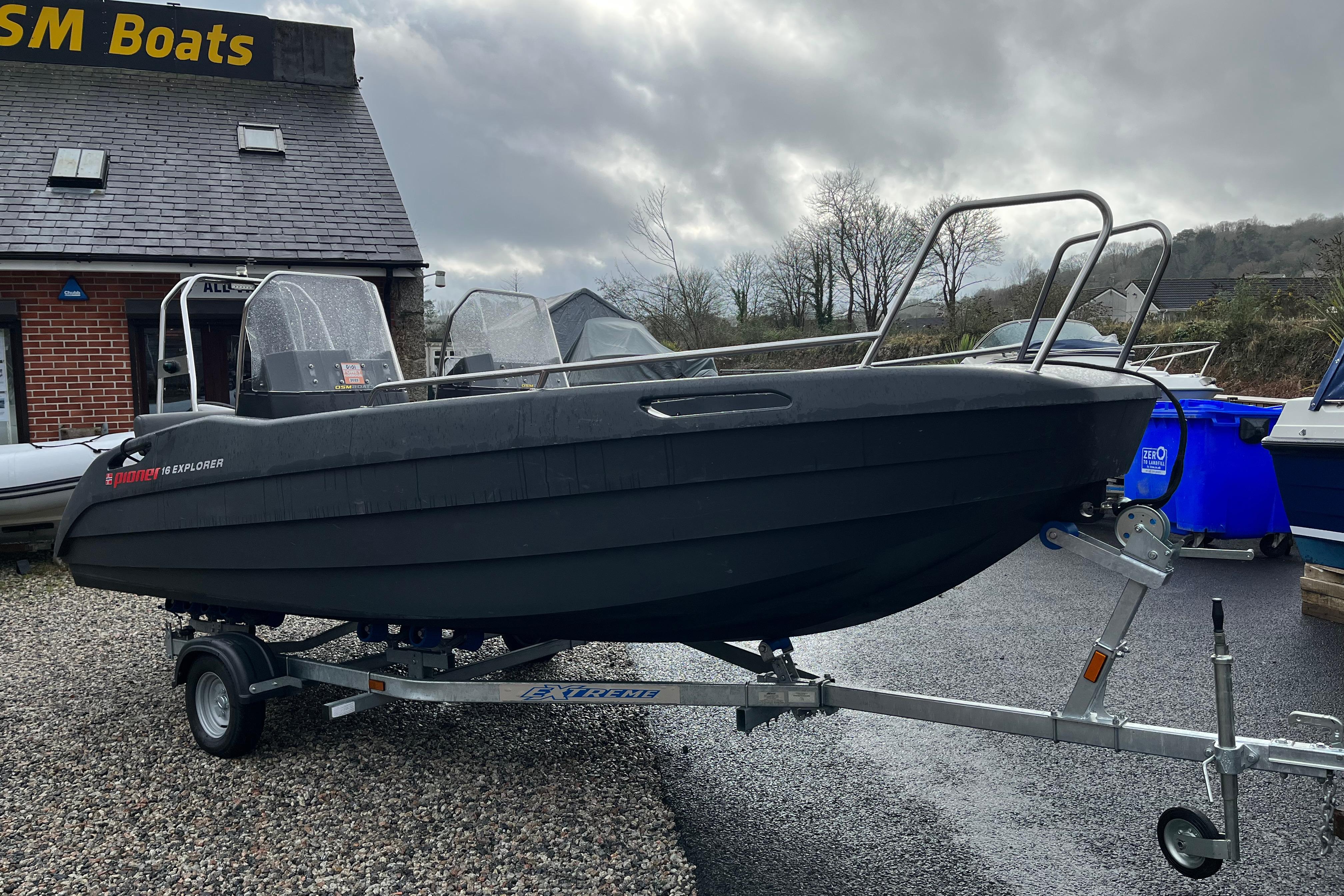 2022 Pioner 16 Explorer