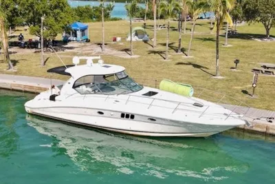 Sea Ray Sundancer 44