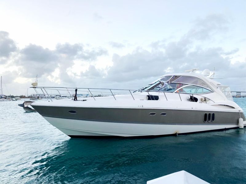 2007 Cruisers Yachts 520 Express