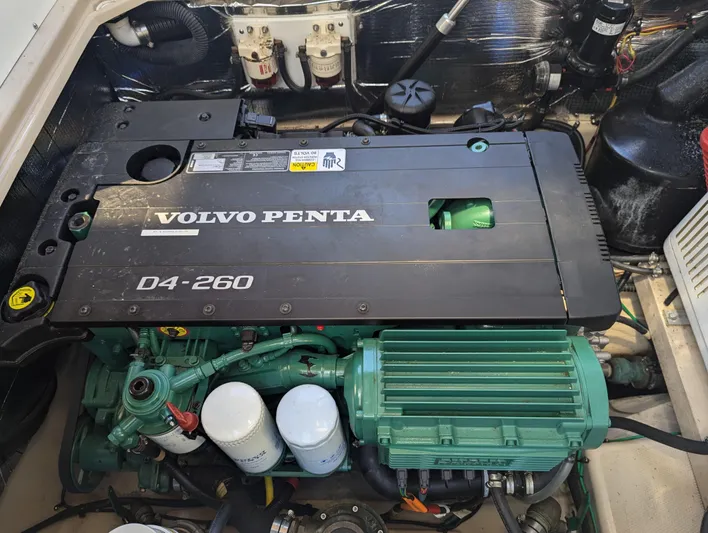 Yacht Photos Pics Volvo Penta D4-260 engine in 2017 Ranger Tugs R-298 boat.