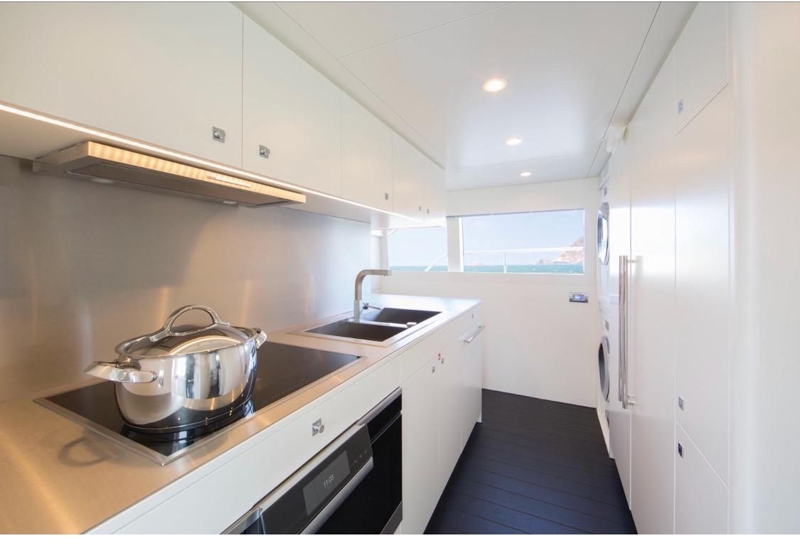 2018 Van der Valk 85 