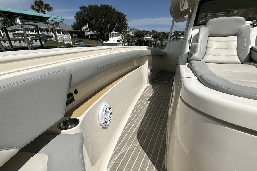 2019 Scout 380 LXF