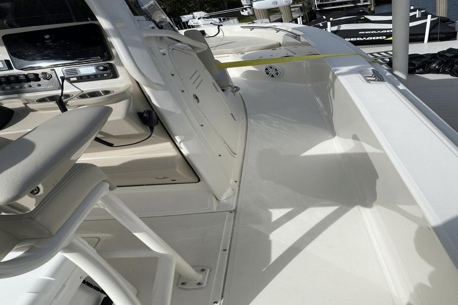 2022 Boston Whaler 250 Dauntless