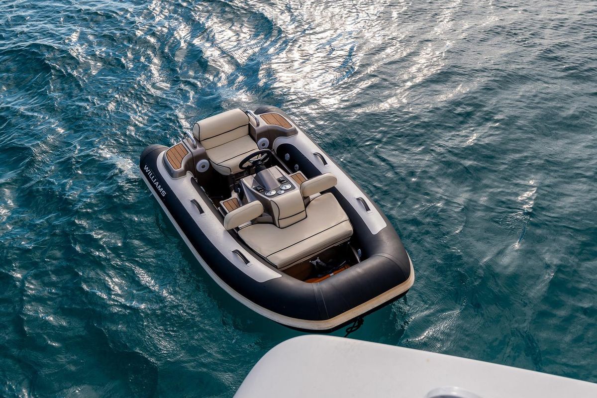 2012 Azimut 48 