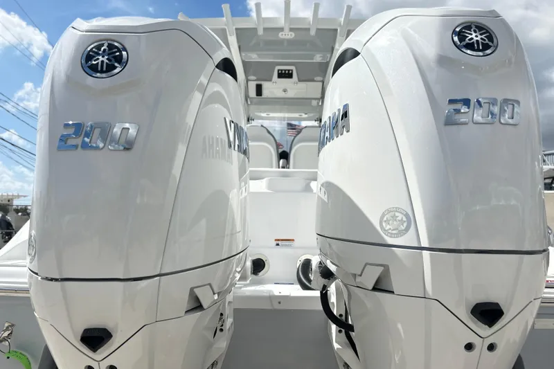  Yacht Photos Pics Twin Yamaha 200 engines on a 2026 Sea Fox 268 Commander boat.