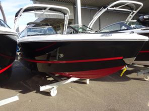 2023 Four Winns H1