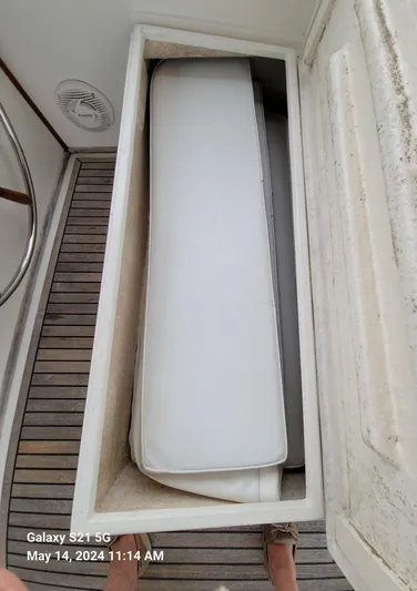 'linda Ii' Yacht Photos Pics Stowed Seat Cushions ( bridge)