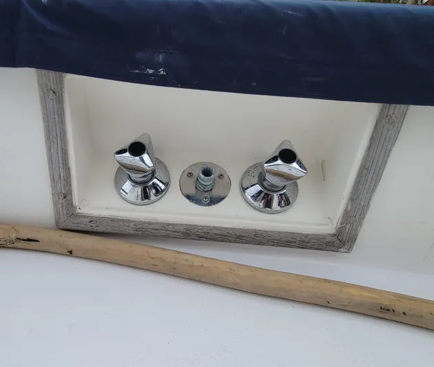 'linda Ii' Yacht Photos Pics Aft Deck H&C Shower