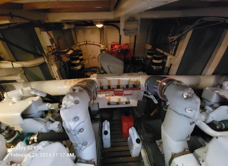 'linda Ii' Yacht Photos Pics Engine Roon Aft & 8kW Westerbeke genset