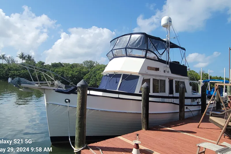 'linda Ii' Yacht Photos Pics 1987 Brand Banks 42 Classic - 'Linda II'