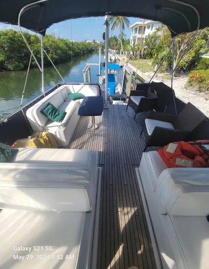 'linda Ii' Yacht Photos Pics Bridge Aft