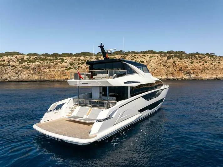  Yacht Photos Pics 2026 Sunseeker 90 Ocean Enclosed - Image 9