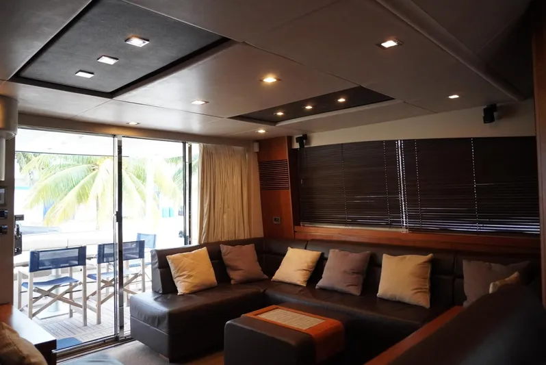 Patos Yacht Photos Pics 