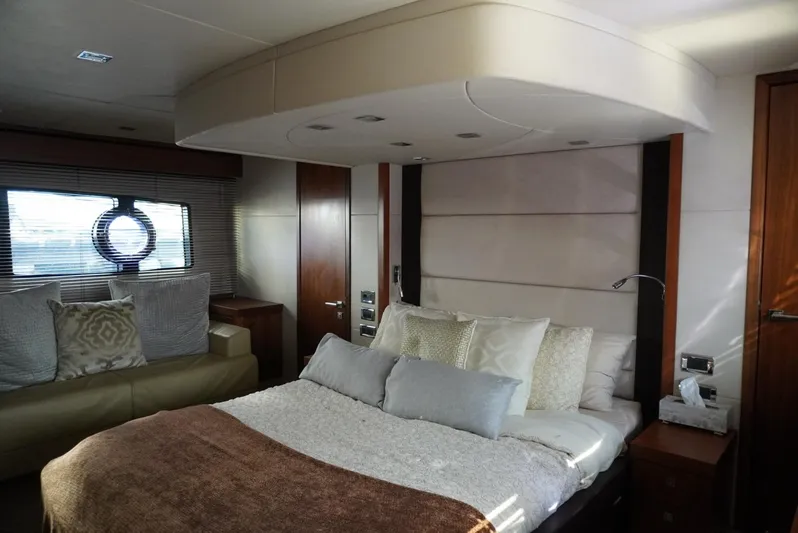 Patos Yacht Photos Pics 