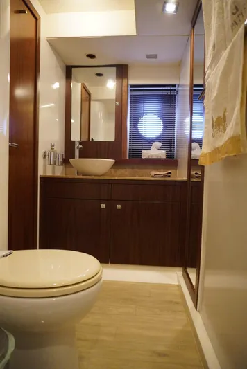 Patos Yacht Photos Pics 