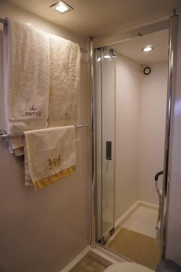 Patos Yacht Photos Pics 