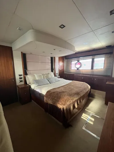 Patos Yacht Photos Pics 