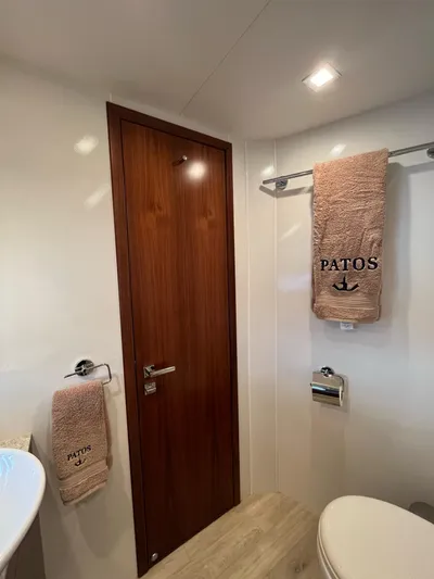 Patos Yacht Photos Pics 