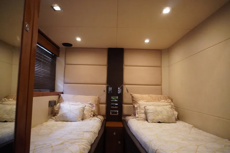 Patos Yacht Photos Pics 