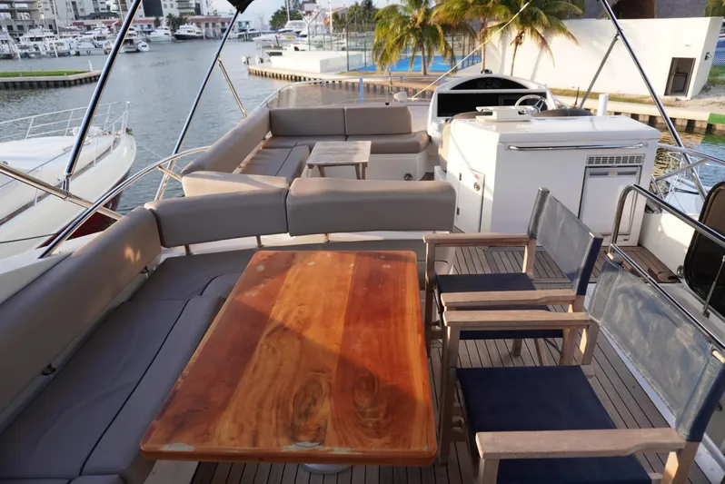 Patos Yacht Photos Pics 