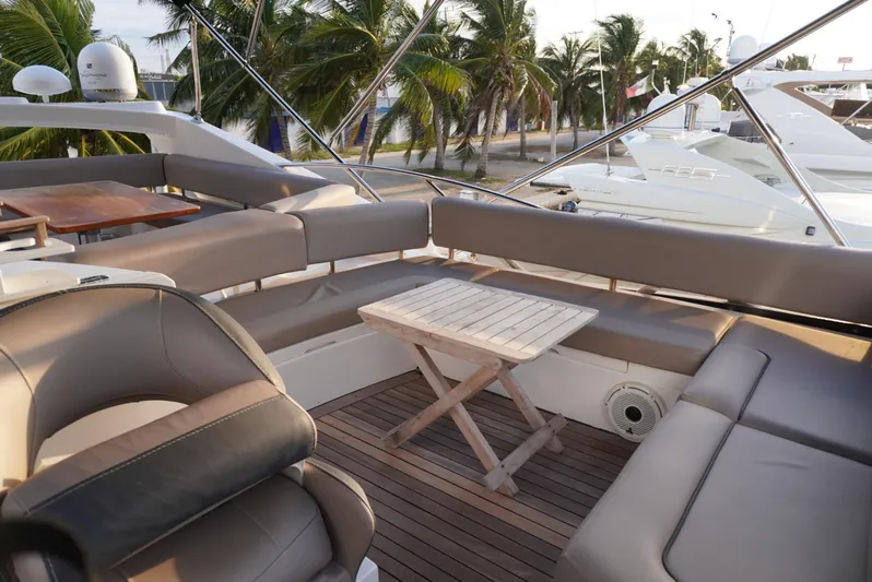 Patos Yacht Photos Pics 