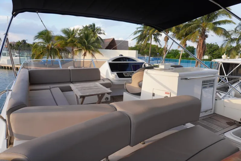 Patos Yacht Photos Pics 