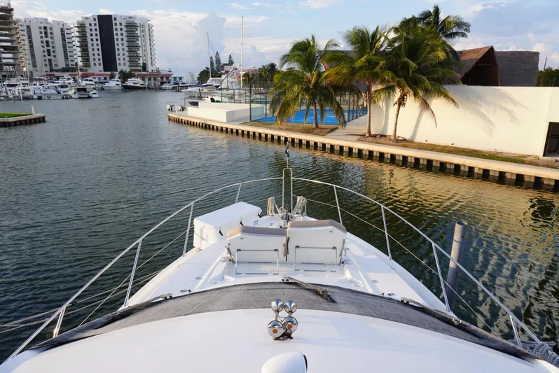 Patos Yacht Photos Pics 